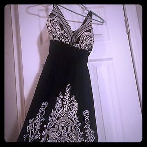 Pretty evening dress with intricate design